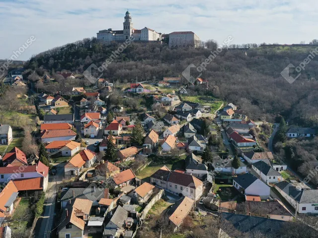 Eladó telek Pannonhalma 441 nm