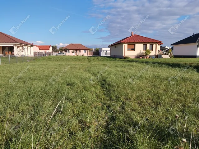 Eladó telek Nagybajcs 1001 nm
