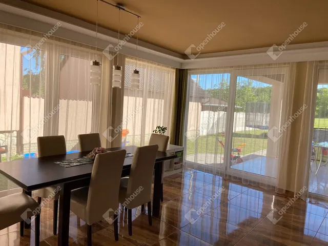 Eladó ház Nyúl 170 nm