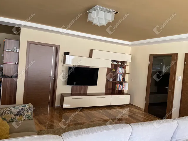 Eladó ház Nyúl 170 nm