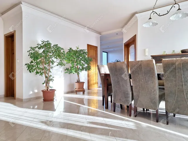 Eladó ház Győr, Ménfőcsanak 247 nm