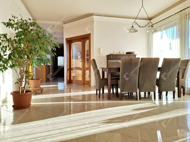 Eladó ház Győr, Ménfőcsanak 247 nm