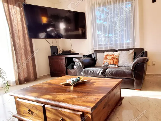 Eladó ház Győr, Ménfőcsanak 247 nm