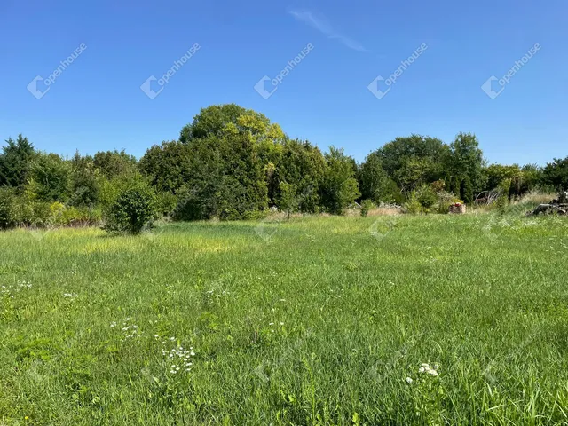 Eladó telek Ikrény 1578 nm