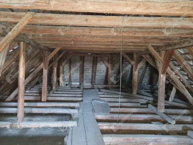 Eladó ház Bőny 267 nm