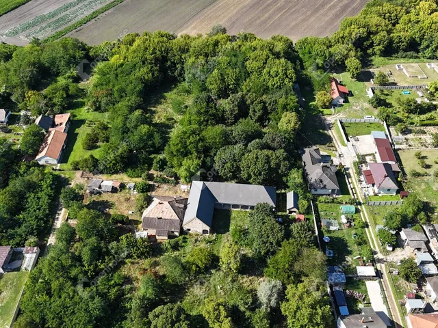 Eladó ház Bőny 267 nm