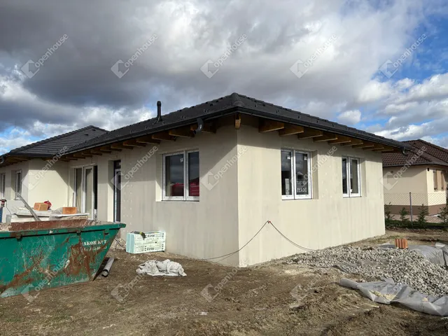 Eladó ház Győrság 72 nm