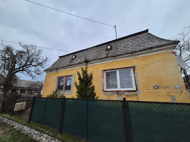 Eladó ház Ászár 87 nm