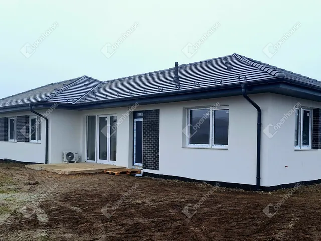 Eladó ház Győrság 72 nm