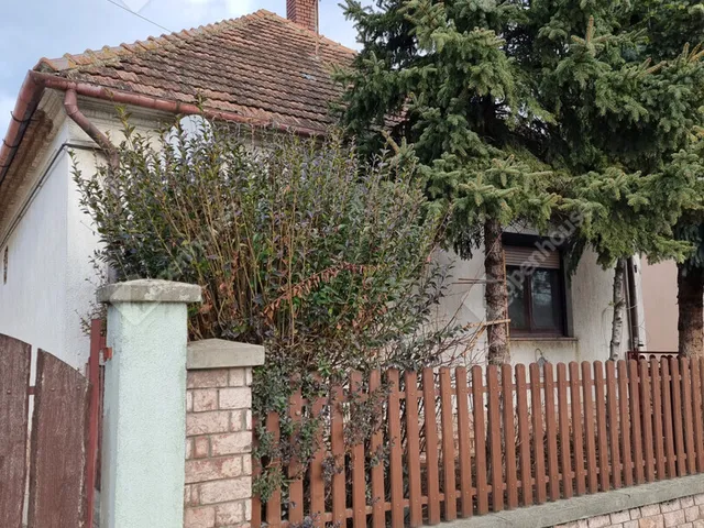 Eladó ház Nyúl 97 nm