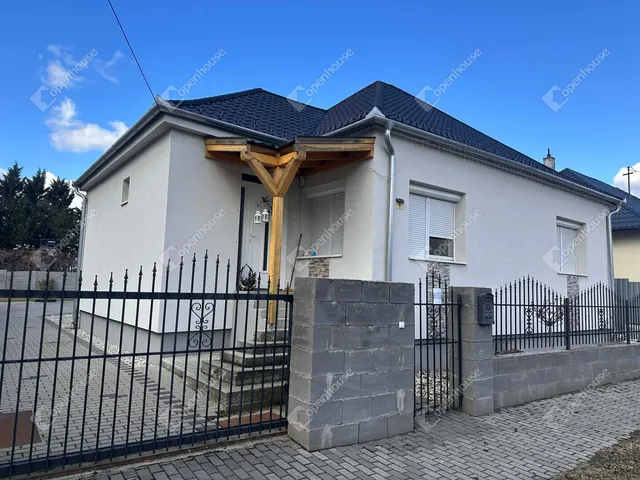 Eladó ház Győr, Szabadhegy 80 nm