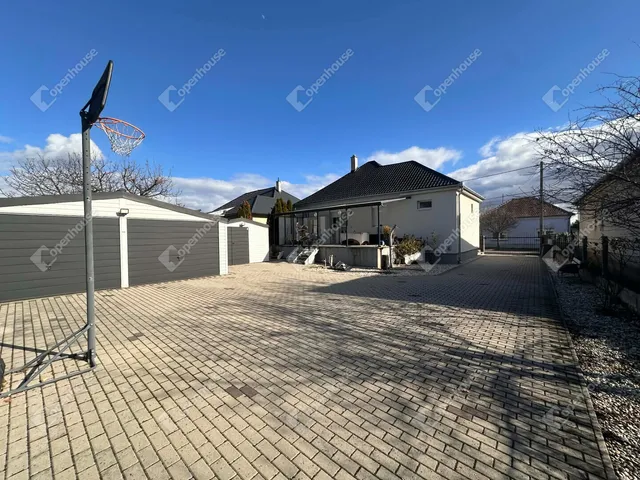 Eladó ház Győr, Szabadhegy 80 nm