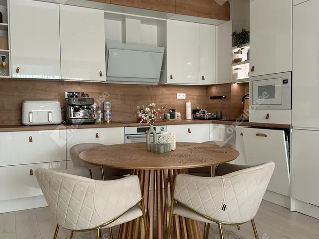 Eladó lakás Győr 64 nm