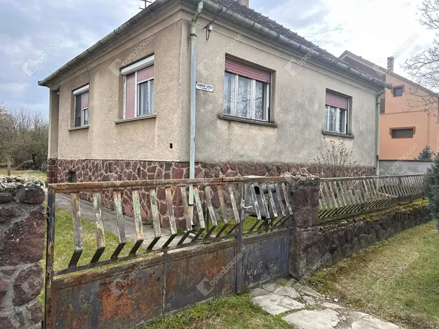 Eladó ház Győr, Győrszentiván 100 nm