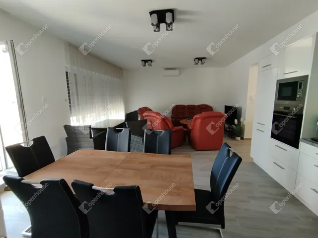 Kiadó ház Győr, Sziget 100 nm