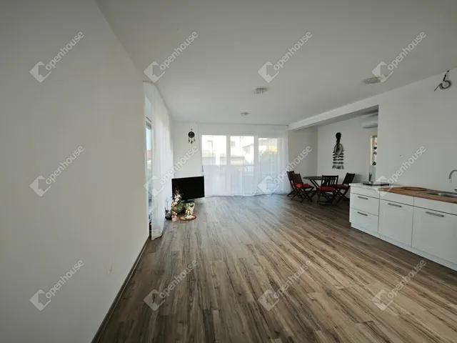 Eladó ház Győr, Szabadhegy 220 nm