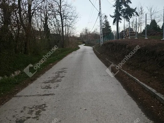 Eladó telek Győrság 1499 nm