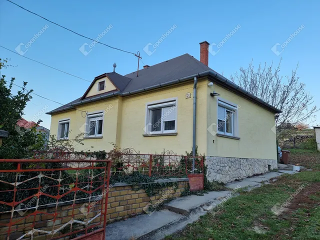 Eladó ház Nyúl 85 nm