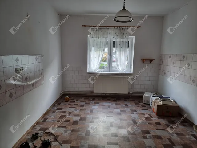 Eladó ház Nyúl 85 nm