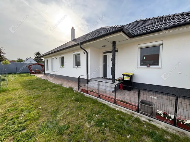 Eladó ház Nyúl 106 nm