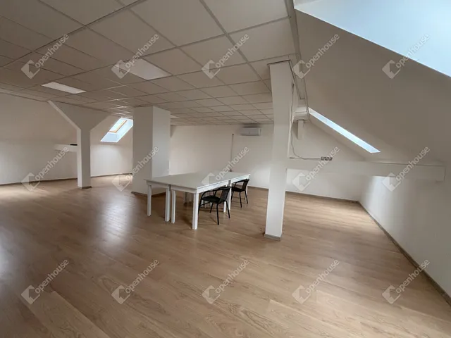 Kiadó kereskedelmi és ipari ingatlan Győr, Ménfőcsanak 74 nm