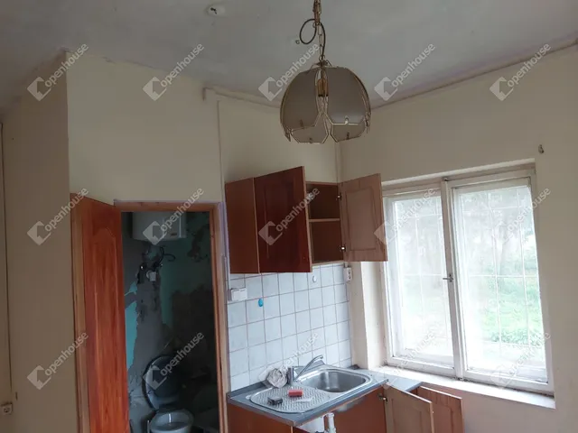 Eladó ház Bőny 238 nm