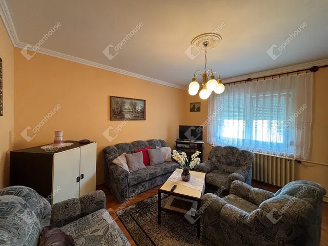 Eladó ház Nyúl 100 nm