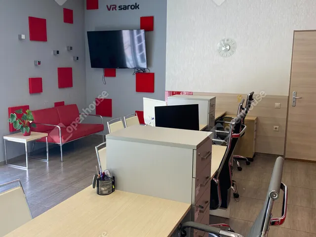 Kiadó kereskedelmi és ipari ingatlan Győr, Nádorváros 159 nm