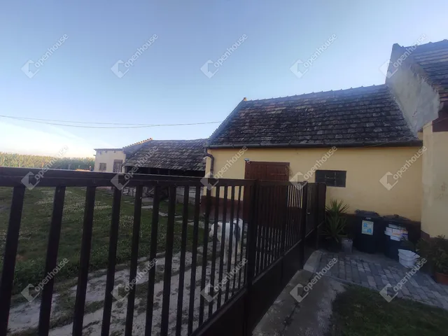 Eladó ház Tárkány 63 nm