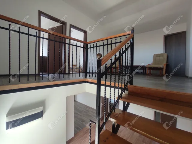 Kiadó ház Komárom 137 nm