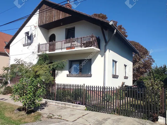 Eladó ház Komárom, Szőny 155 nm