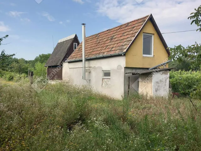 Eladó telek Komárom, Szőny 1979 nm