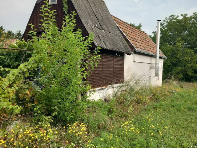 Eladó telek Komárom, Szőny 1979 nm