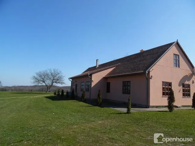 Eladó kereskedelmi és ipari ingatlan Csatka 604 nm