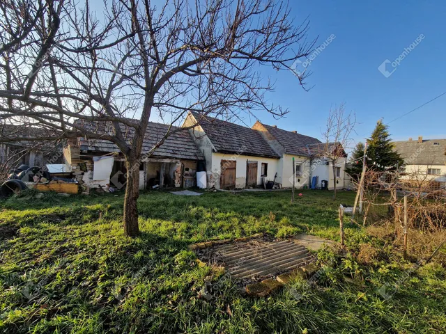Eladó ház Császár 64 nm