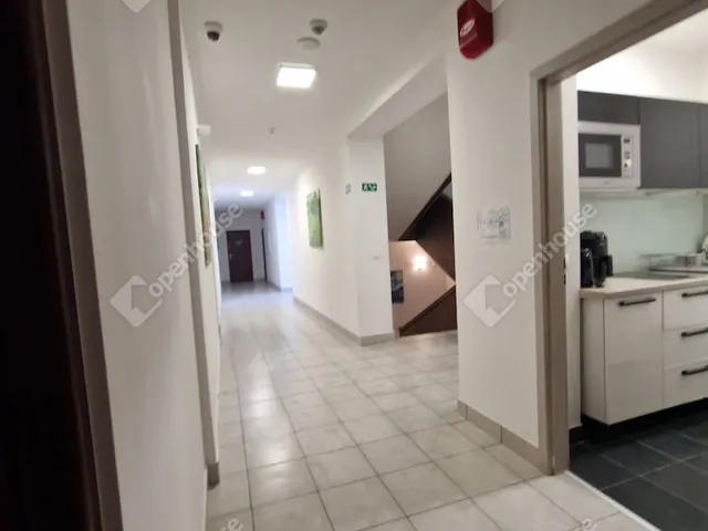 Eladó kereskedelmi és ipari ingatlan Komárom 1000 nm