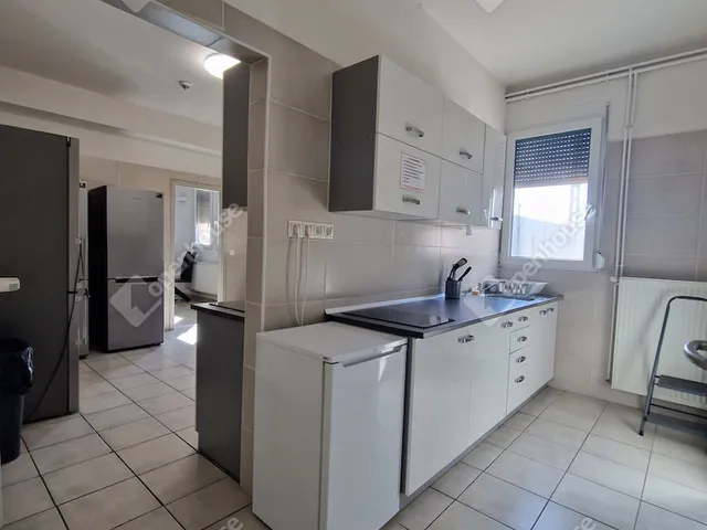 Eladó kereskedelmi és ipari ingatlan Komárom 1000 nm