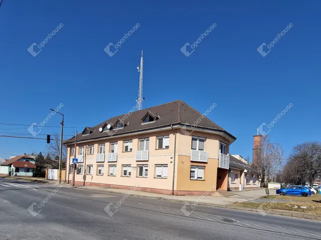 Eladó kereskedelmi és ipari ingatlan Komárom 1000 nm