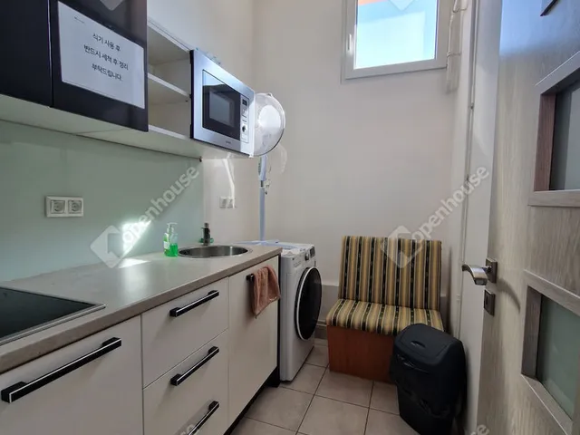 Eladó kereskedelmi és ipari ingatlan Komárom 1000 nm