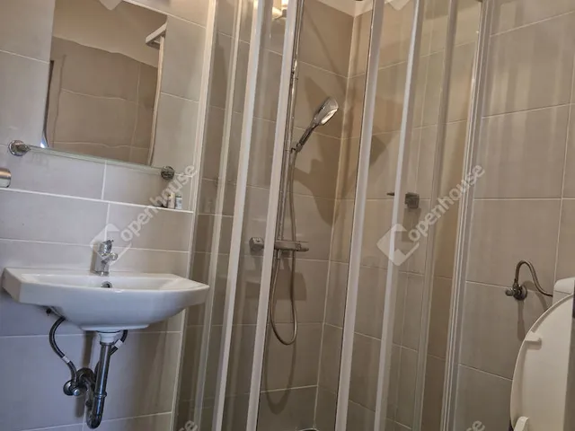 Eladó kereskedelmi és ipari ingatlan Komárom 1000 nm