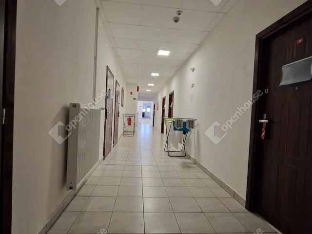 Eladó kereskedelmi és ipari ingatlan Komárom 1000 nm