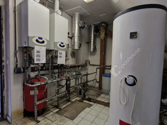 Eladó kereskedelmi és ipari ingatlan Komárom 1000 nm