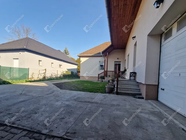 Eladó ház Komárom 164 nm