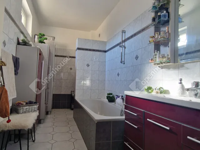 Eladó ház Komárom 164 nm