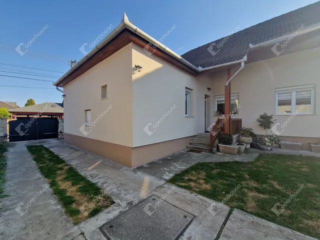 Eladó ház Komárom 164 nm