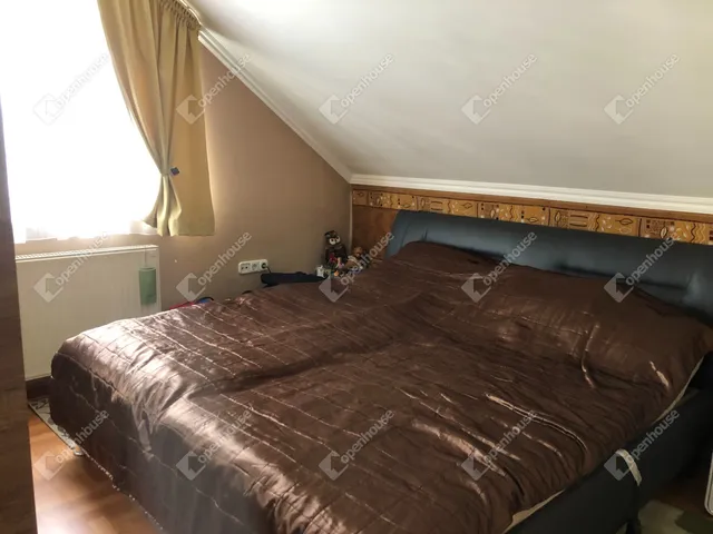 Eladó ház Komárom 220 nm