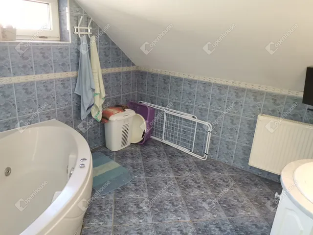 Eladó ház Komárom 220 nm