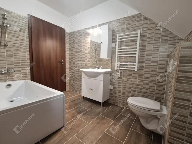 Eladó ház Komárom 96 nm