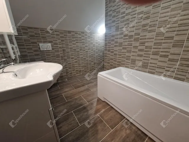 Eladó ház Komárom 96 nm