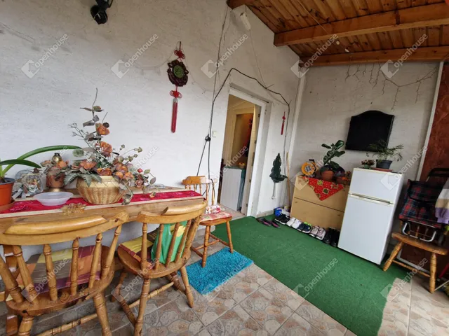 Eladó ház Ászár 183 nm